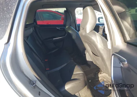 2016 Volvo Xc60 T5 Premier из США, поврежденный, VIN YV4612RK1G2818193